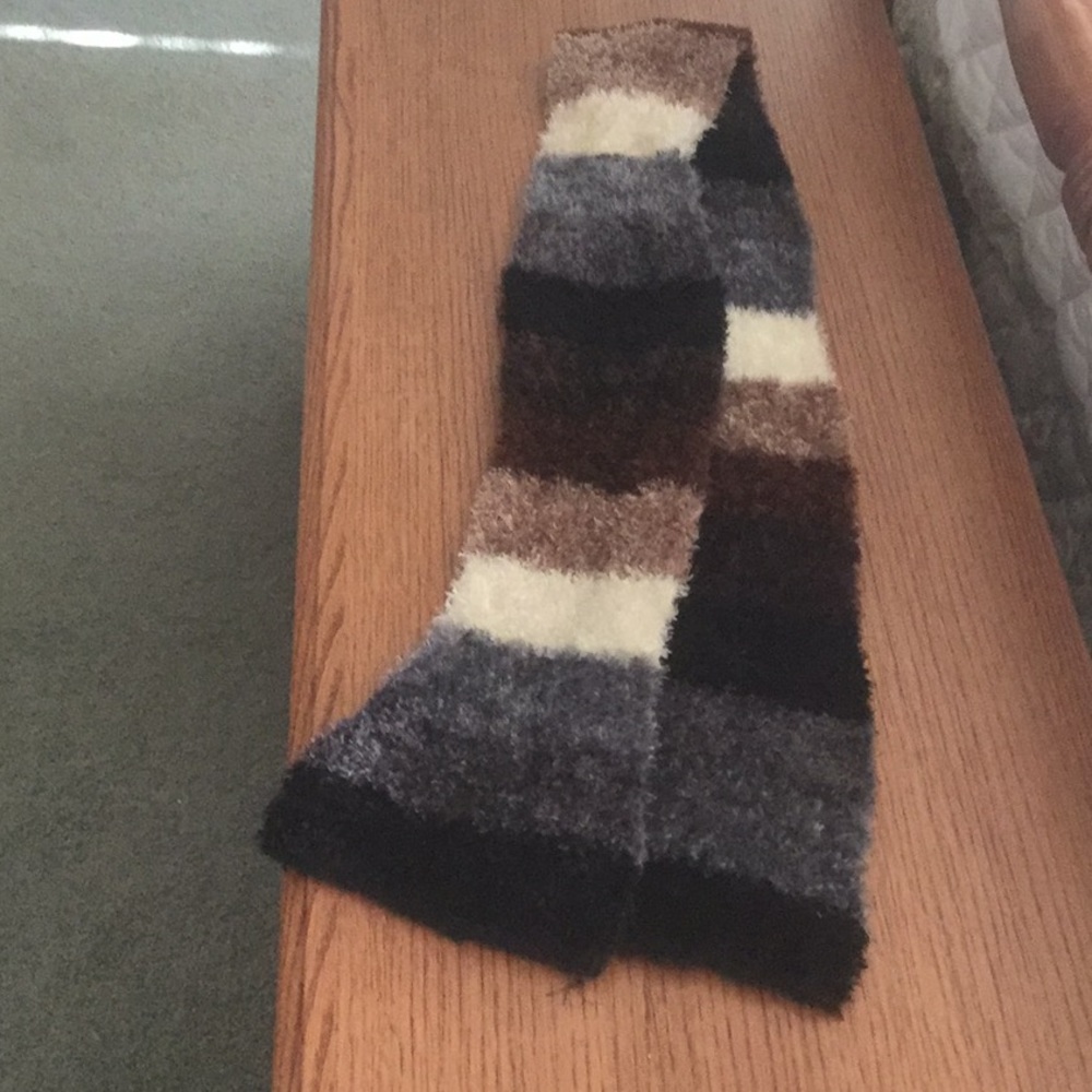 Scarf - Picture 2 of 2
